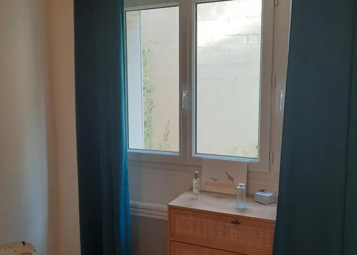 Maisonnette Pour Halte Angevine * Les Ponts-de-Cé